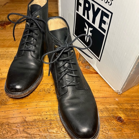 Frye Women’s James Black Leather Lace-Up Boots - Rarely Worn - Picture 4 of 11
